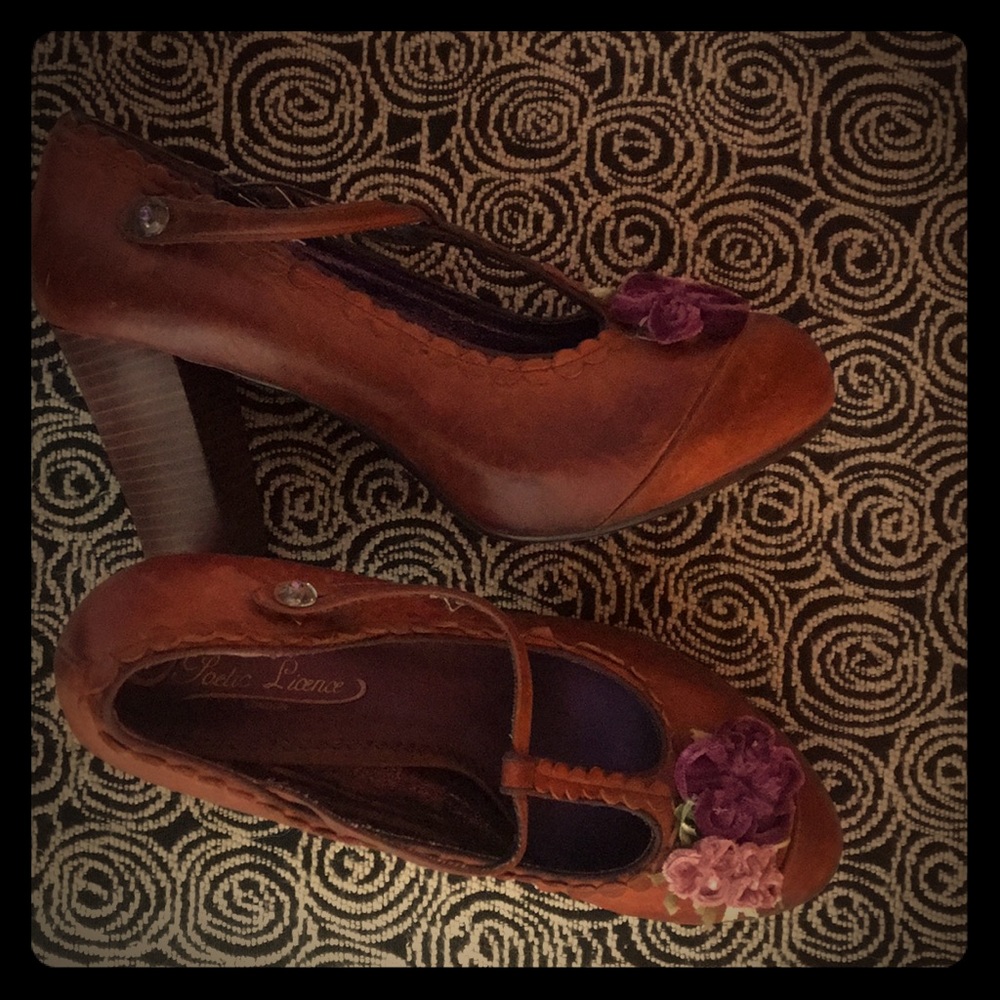 Vintage look pumps